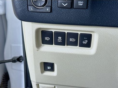 Used 2021 Lexus GX 460 Luxury w/ Sport Design Package image 17