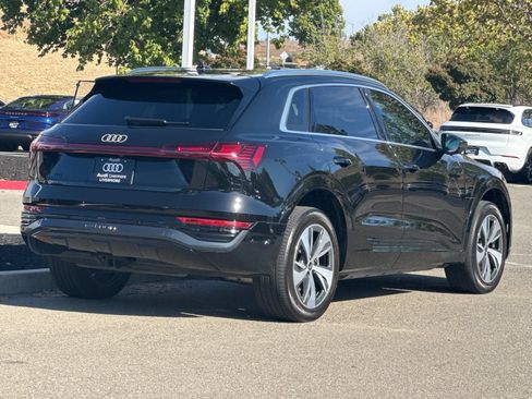 Used 2024 Audi Q8 e-tron Premium Plus w/ Premium Plus Package AWD/4WD image 6