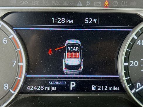 Used 2023 Nissan Rogue S image 19