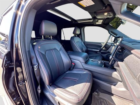 Used 2024 Ford Expedition Limited image 29