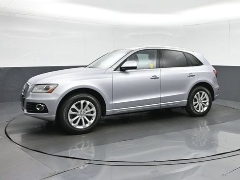 Used 2016 Audi Q5 2.0T Premium Plus w/ Technology Package AWD/4WD image 3