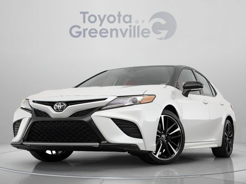 Used 2020 Toyota Camry XSE FWD image 10