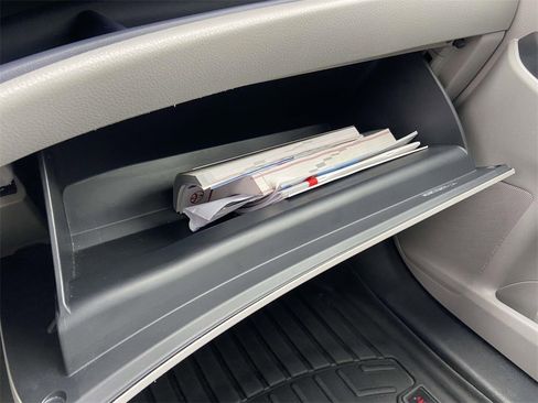 Used 2015 Toyota Highlander XLE image 30