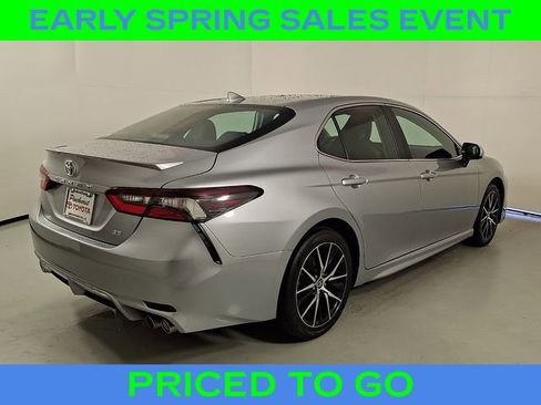 Used 2024 Toyota Camry SE image 8