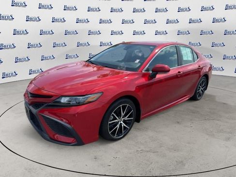 Used 2024 Toyota Camry SE AWD/4WD image 3