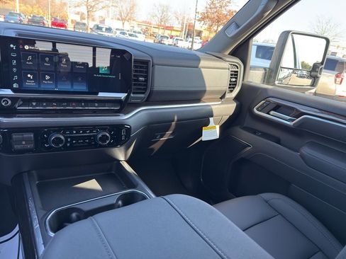 New 2026 Chevrolet Silverado 2500 LT image 26