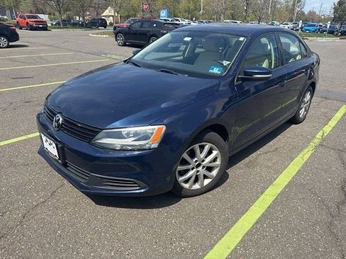 Used 2012 Volkswagen Jetta SE image 2