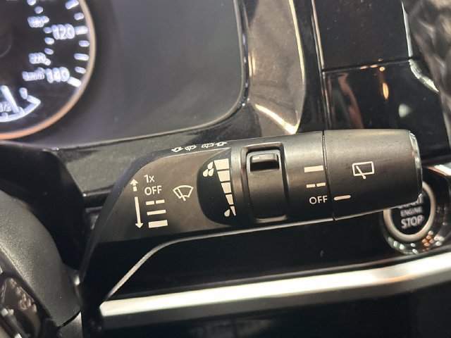Used 2023 Nissan Pathfinder SL AWD/4WD image 37