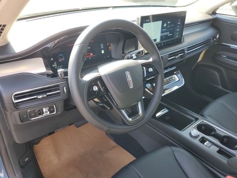 New 2026 Lincoln Corsair Premiere image 13