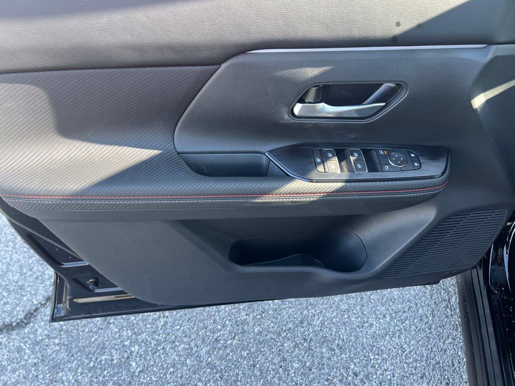 Certified 2025 Nissan Kicks SR AWD/4WD image 18