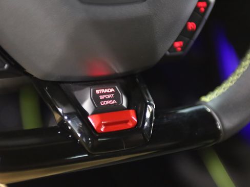 Used 2021 Lamborghini Huracan EVO AWD/4WD image 24