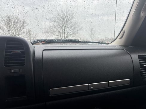 Used 2010 GMC Sierra 1500 SLE w/ SLE Preferred Package image 31