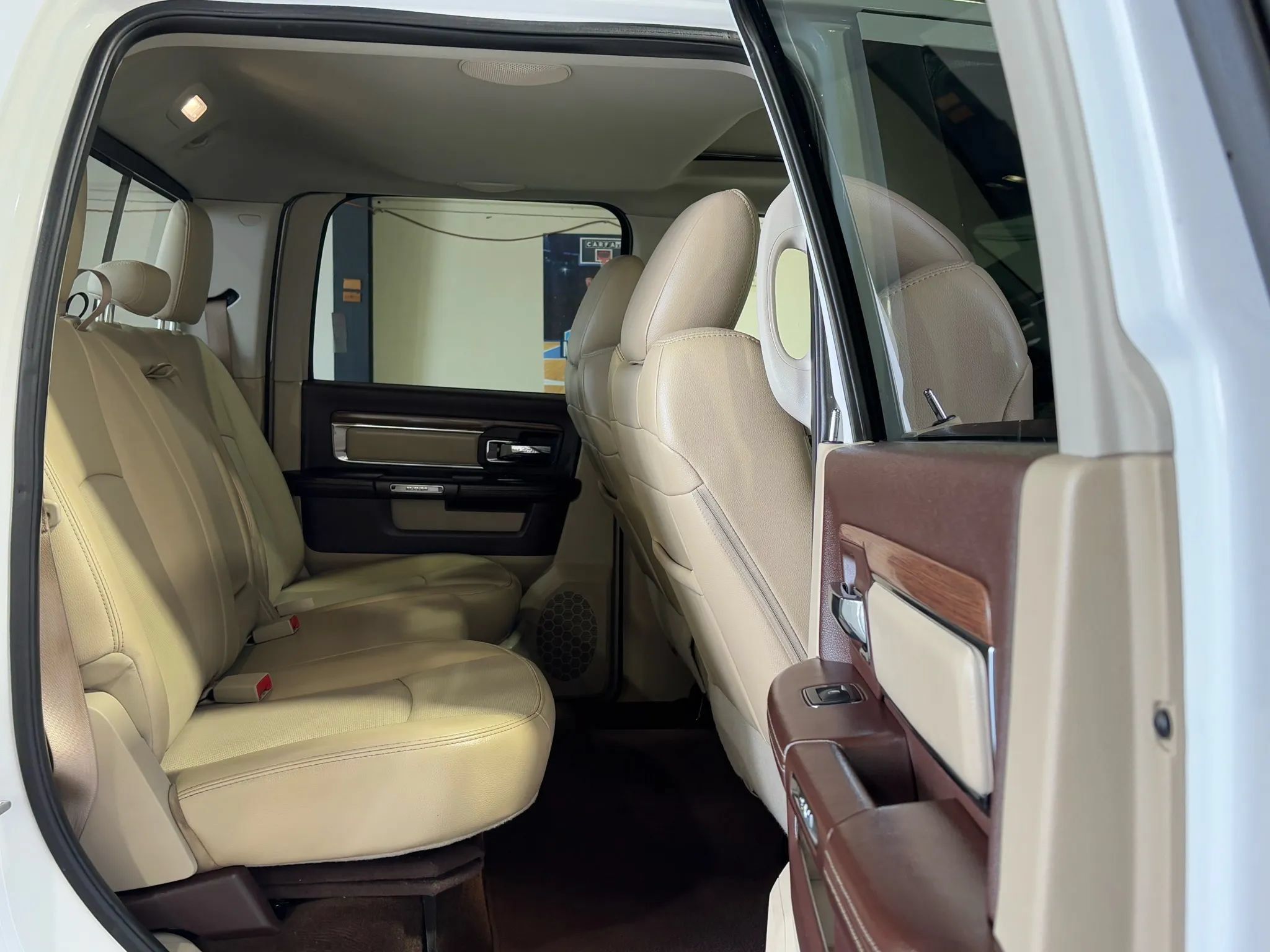 Used 2013 RAM 1500 Laramie w/ Convenience Group AWD/4WD image 16