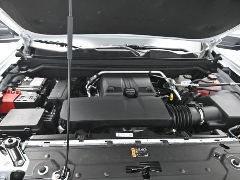 New 2025 Chevrolet Colorado Z71 w/ Midnight Edition AWD/4WD image 25