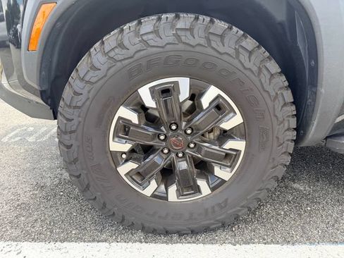 Used 2023 Nissan Frontier PRO-4X w/ Pro Convenience Package AWD/4WD image 9