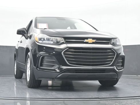 Used 2020 Chevrolet Trax LS image 47
