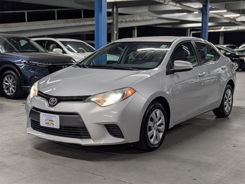 Used 2016 Toyota Corolla S image 3