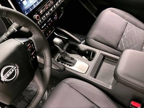 New 2026 Nissan Frontier SV w/ SV Convenience Package RWD image 9