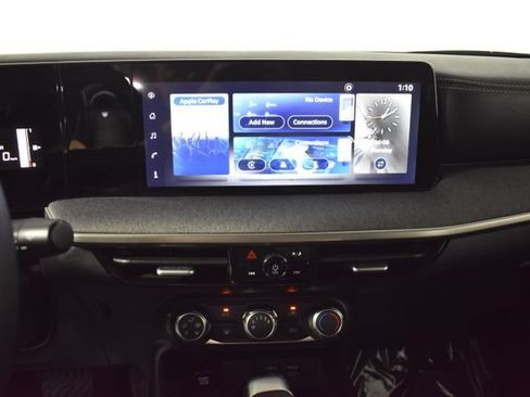 Certified 2025 Nissan Kicks SV AWD/4WD image 17