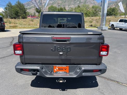 Used 2024 Jeep Gladiator Sport AWD/4WD image 10