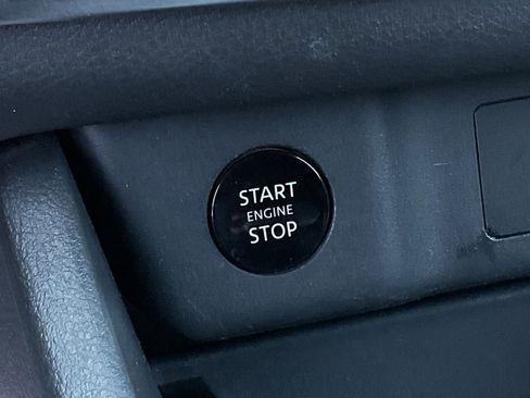 Used 2025 Nissan Rogue SV FWD image 29