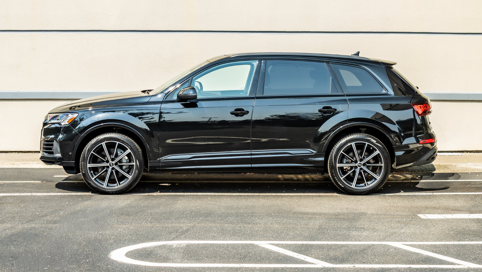 Used 2023 Audi Q7 3.0T Premium Plus w/ Premium Plus Package AWD/4WD image 4