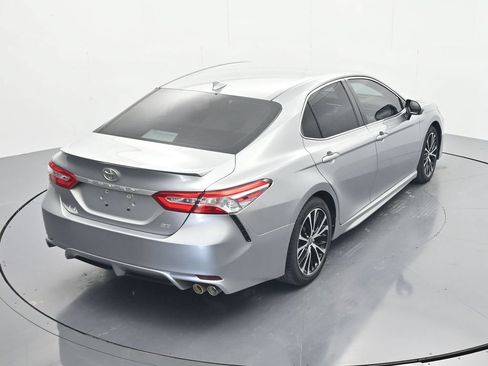 Used 2020 Toyota Camry SE w/ Convenience Package FWD image 32