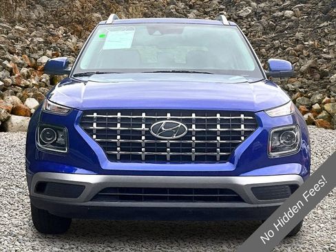 Used 2021 Hyundai Venue SEL FWD image 3