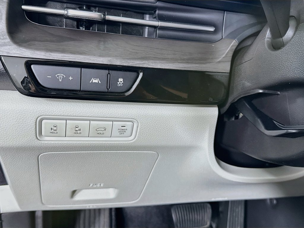 Used 2024 Kia Carnival SX FWD image 21