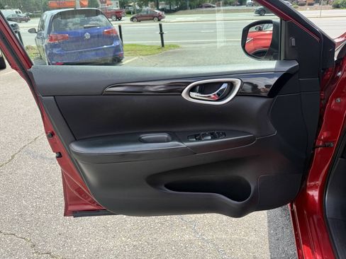 Used 2019 Nissan Sentra SV w/ Special Edition Package FWD image 23