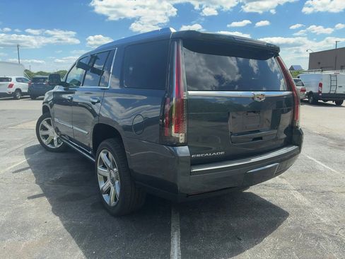 Used 2019 Cadillac Escalade Premium Luxury AWD/4WD image 6