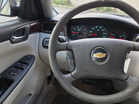 Used 2011 Chevrolet Impala LS image 18