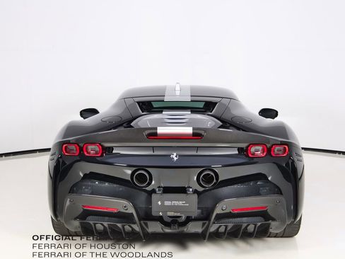 Used 2022 Ferrari SF90 Stradale image 11