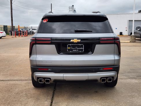 Certified 2025 Chevrolet Traverse LT FWD image 7