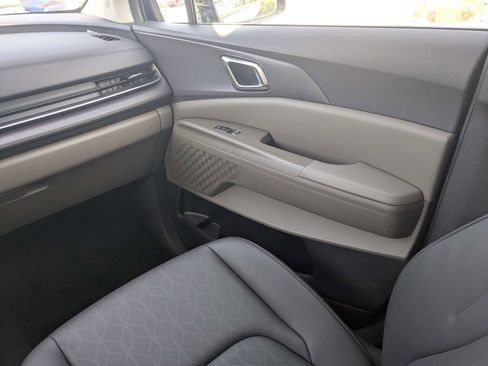 Certified 2026 Kia Carnival EX FWD image 26