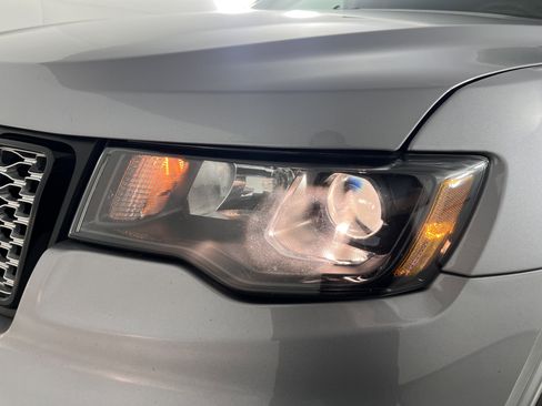 Used 2020 Jeep Grand Cherokee Altitude AWD/4WD image 25