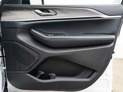 New 2026 Jeep Grand Cherokee 4WD image 29
