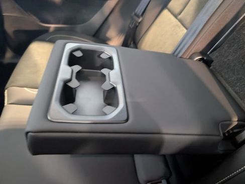 New 2026 Volvo XC40 B5 Ultra w/ Climate Package image 25