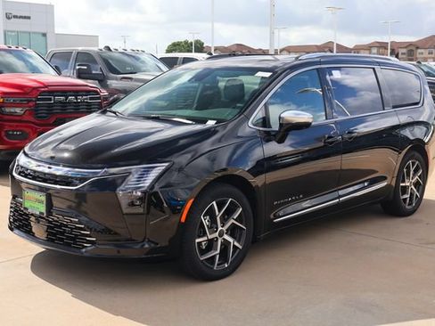 New 2027 Chrysler Pacifica Pinnacle w/ Theater Group FWD image 3