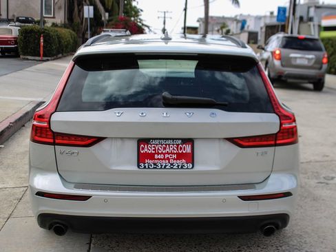 Used 2020 Volvo V60 T5 Momentum w/ Protection Package Premier image 4