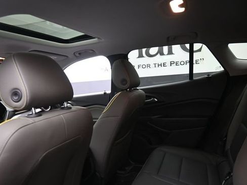 Used 2025 Chevrolet Trax ACTIV w/ Sunroof Package FWD image 24