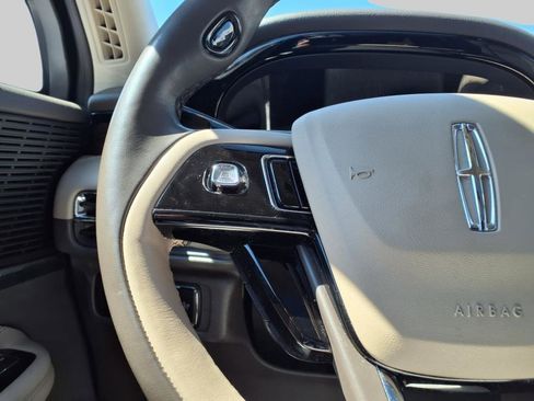 Used 2022 Lincoln Corsair Reserve w/ Elements Package image 18