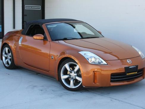 Used 2006 Nissan 350Z Touring RWD image 5