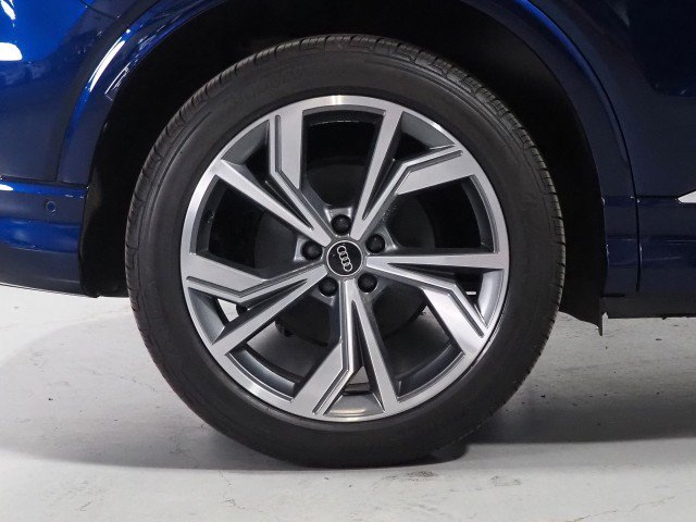 Used 2024 Audi Q4 e-tron quattro Premium Plus Sportback AWD/4WD image 41