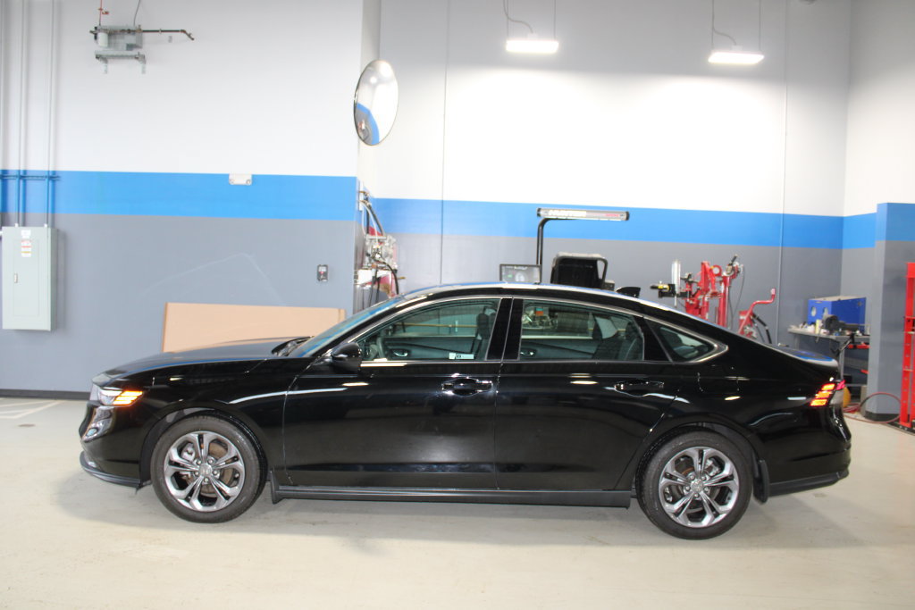 Used 2023 Honda Accord EX image 9