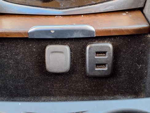 Used 2019 Cadillac Escalade Premium Luxury image 20