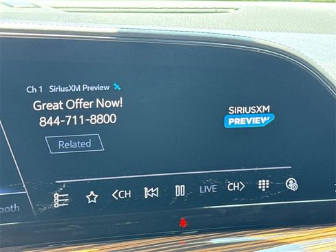 Used 2021 Cadillac Escalade ESV Luxury image 12