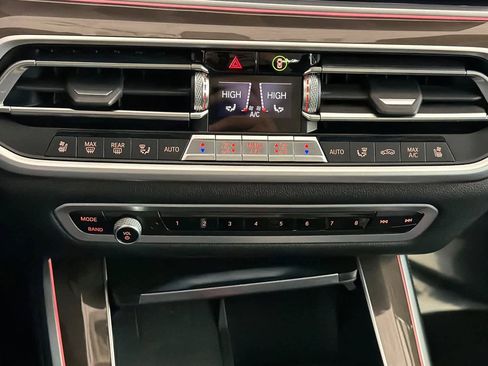 Used 2022 BMW X5 xDrive40i w/ M Sport Package image 21