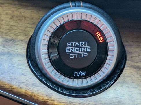 Used 2023 Jeep Grand Wagoneer Series III image 25