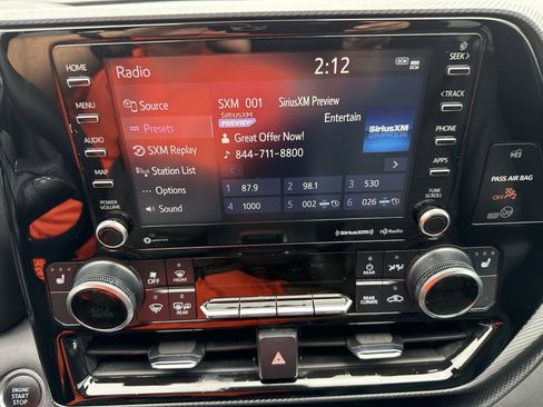 Certified 2021 Toyota Highlander XSE FWD image 12